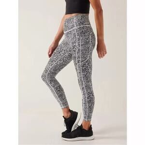 Athleta Ultimate Stash Textured 7/8 Tight Leggings in Tailwind Black/White